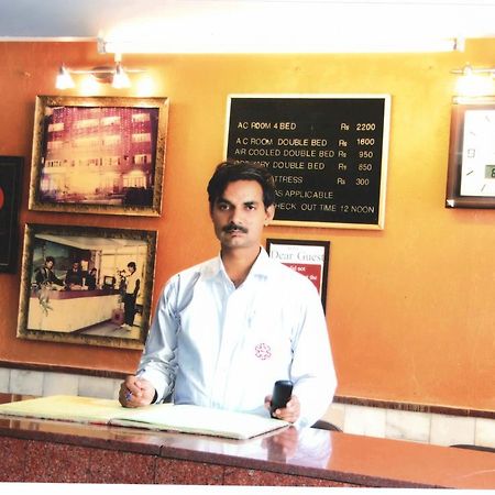 Hotel Mansarover International Haridwār Esterno foto