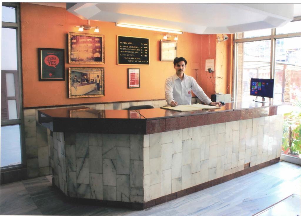 Hotel Mansarover International Haridwār Esterno foto
